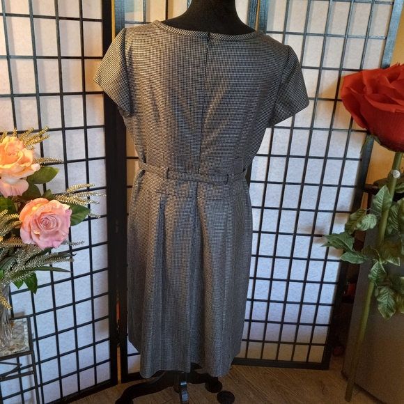 Elegant  Dress by ARMANI COLLEZIONI - Picture 9 of 16